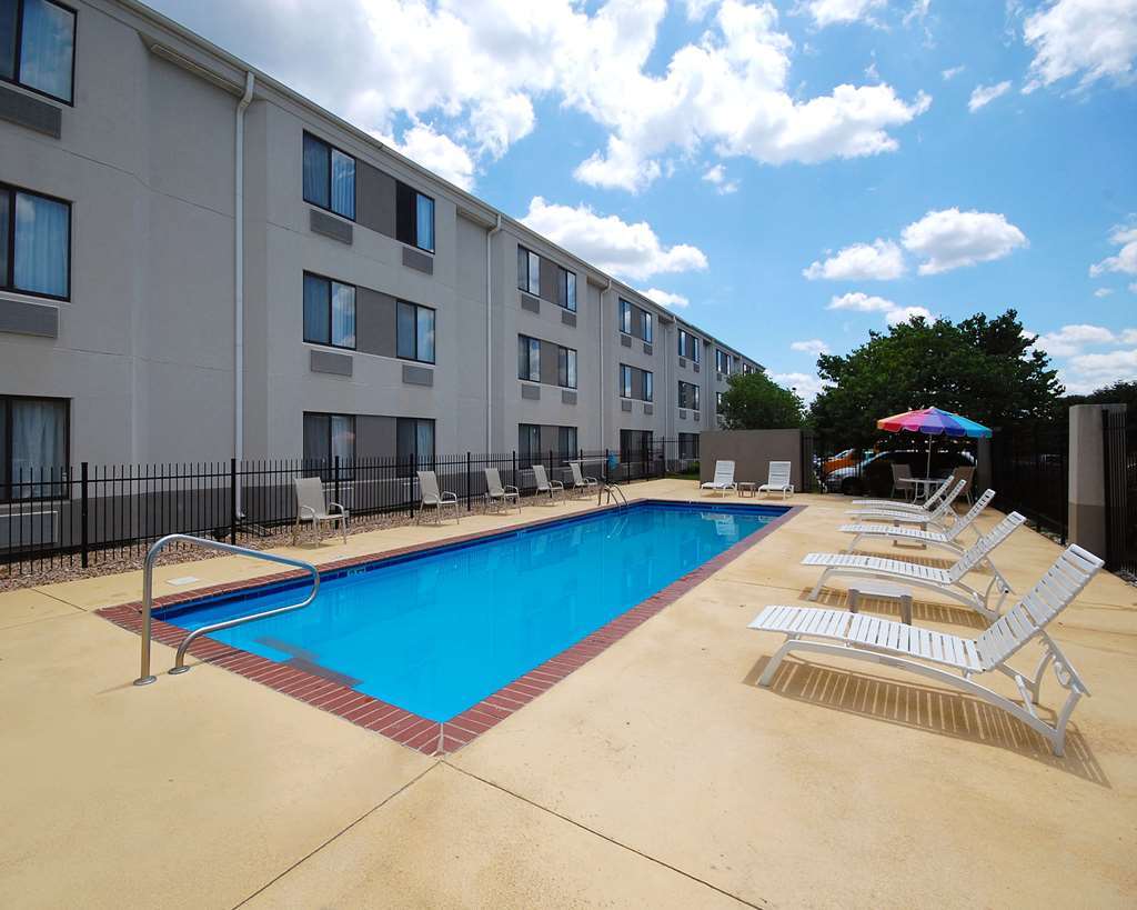 Inn Sleep Kansas International Airport 2*